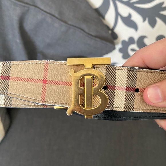Burberry belt - Picture 1 of 3